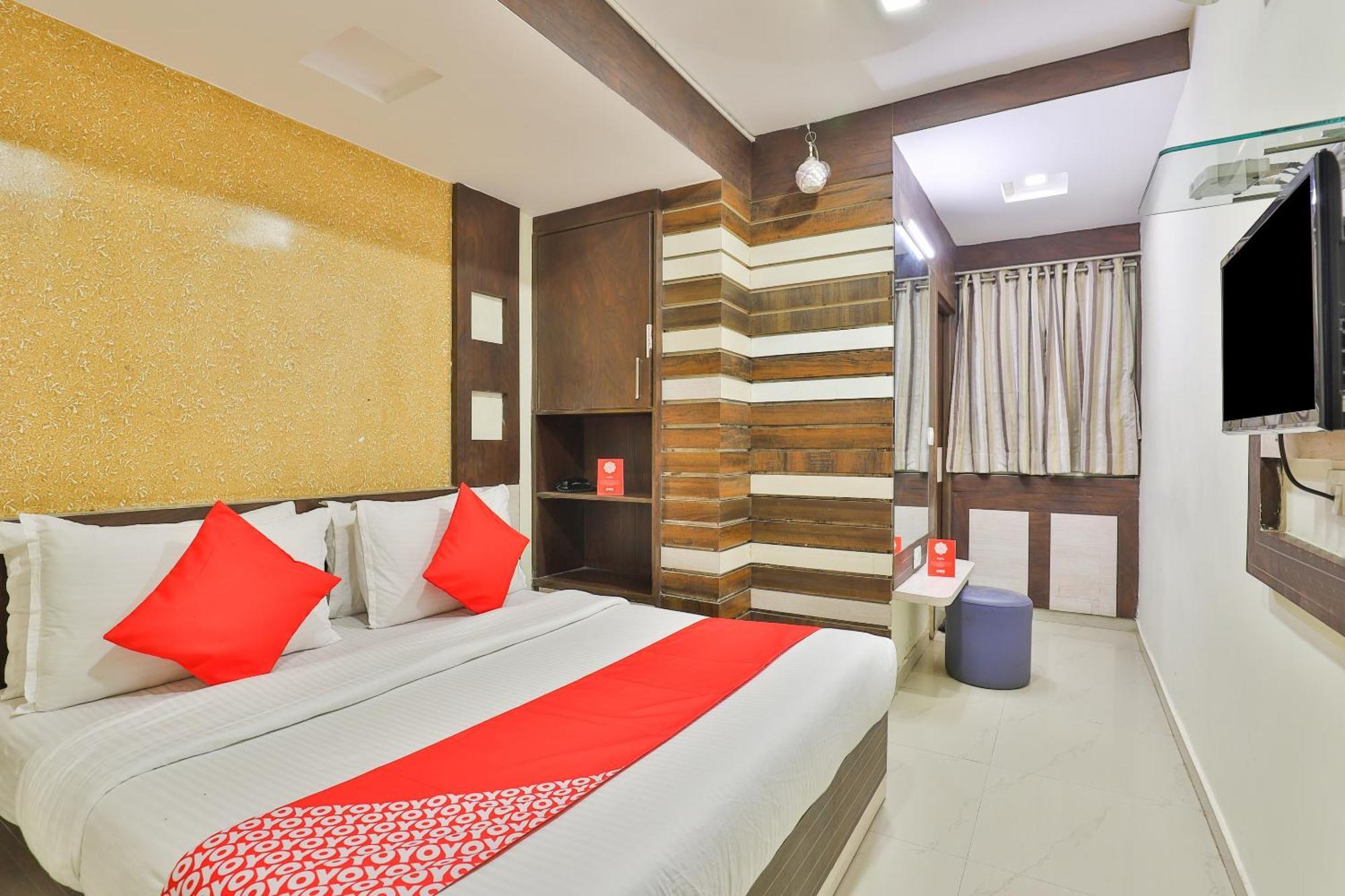 Hotel OYO 3649 Thaltej Ahmedabad Exterior foto