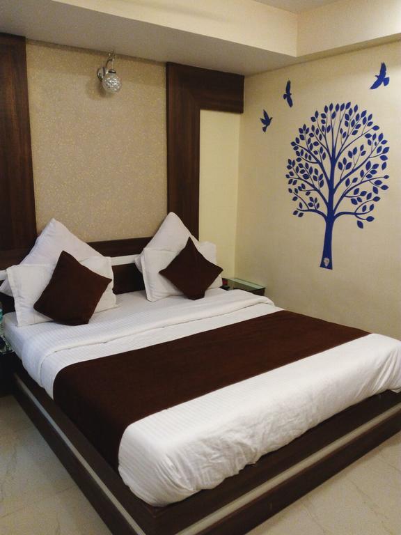 Hotel OYO 3649 Thaltej Ahmedabad Exterior foto